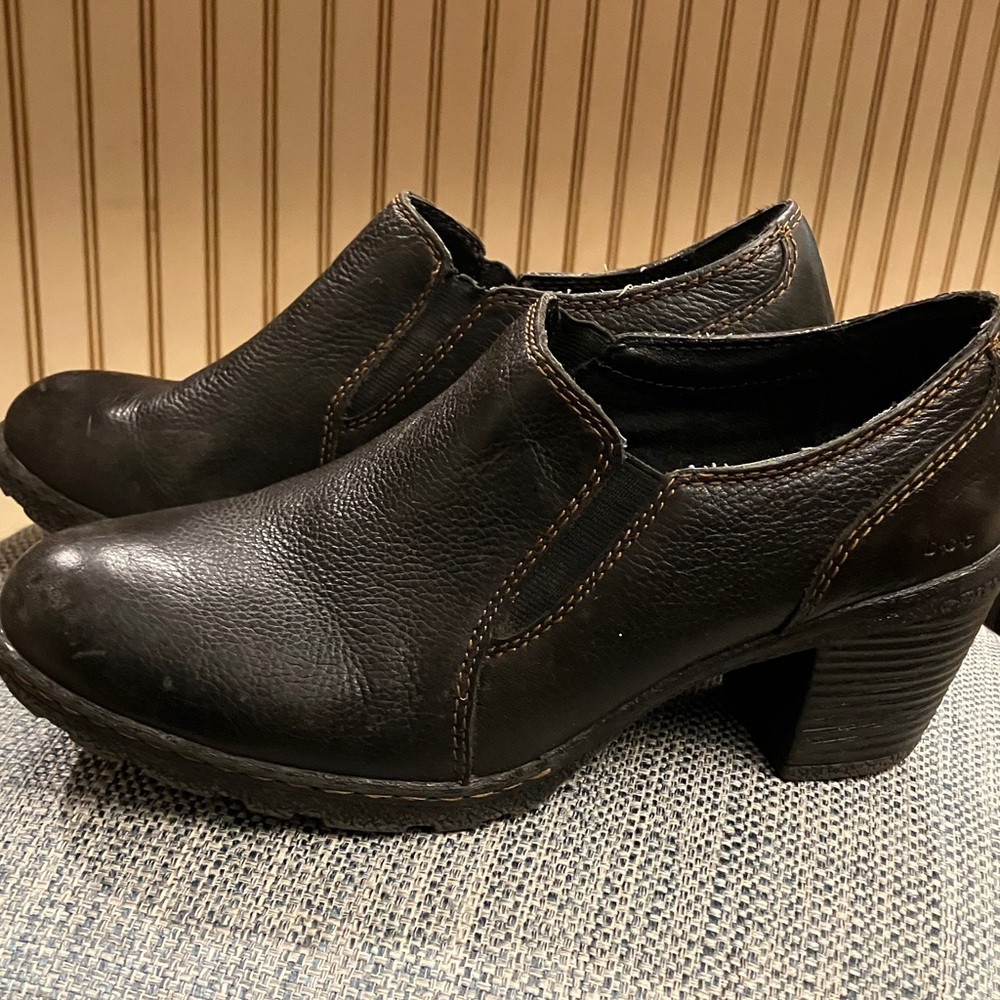 b.o.c. Women’s Black Leather Slip-On Heels Size 8.5